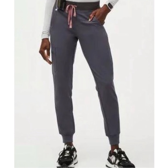 Figs Charcoal Scrub Set - Picture 6 of 8